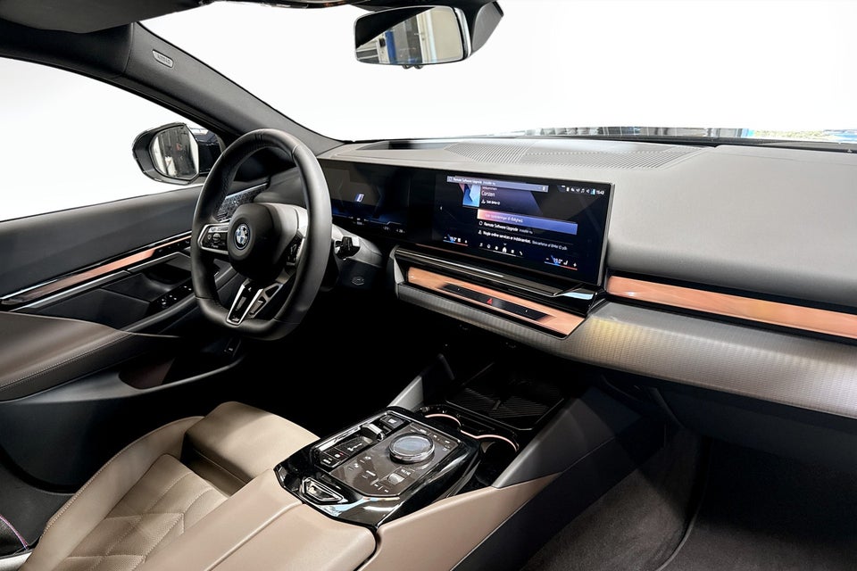 BMW i5 eDrive40 Touring Fully Charged 5d