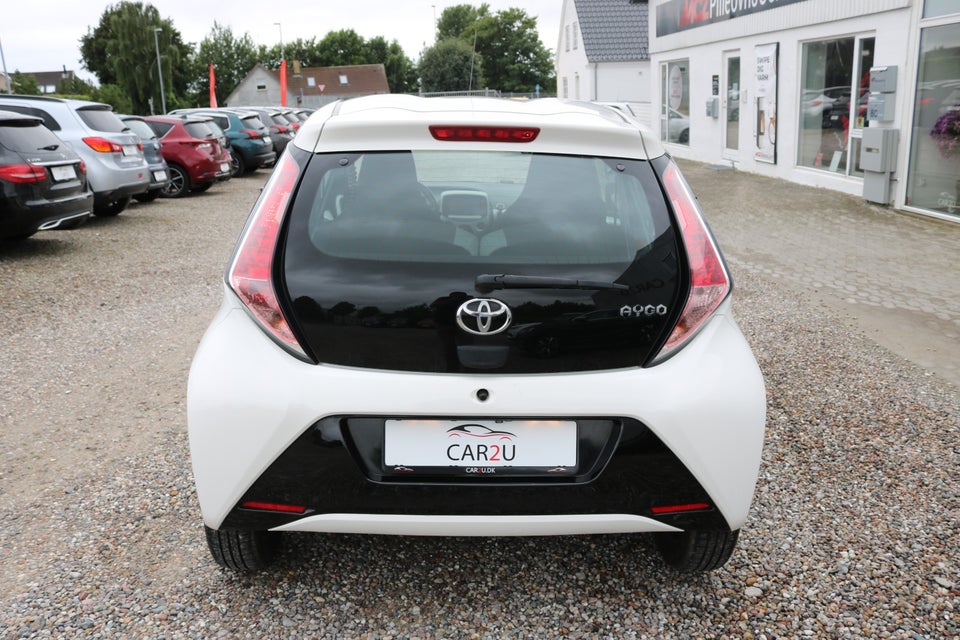 Toyota Aygo 1,0 VVT-i x-play x-touch 5d