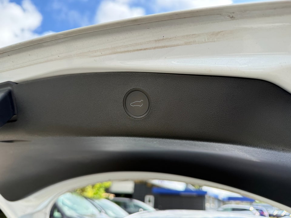 Tesla Model 3 Long Range AWD 4d