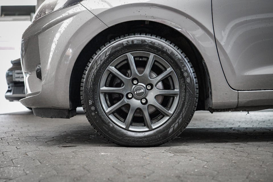 Hyundai i10 1,0 MPi Essential 5d