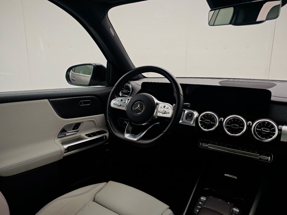 Mercedes EQB300 AMG Line 4Matic 5d