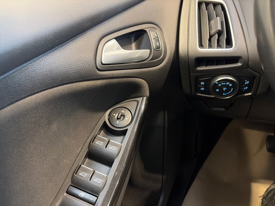 Ford Focus 1,0 SCTi 125 Titanium 5d