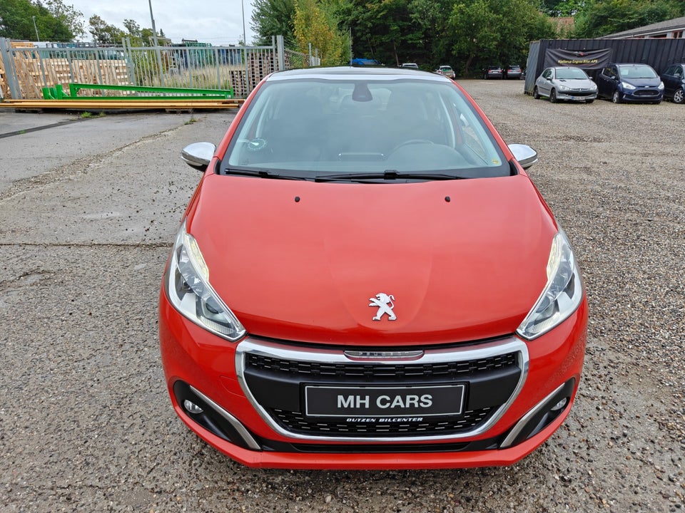 Peugeot 208 1,2 VTi Allure Sky 5d