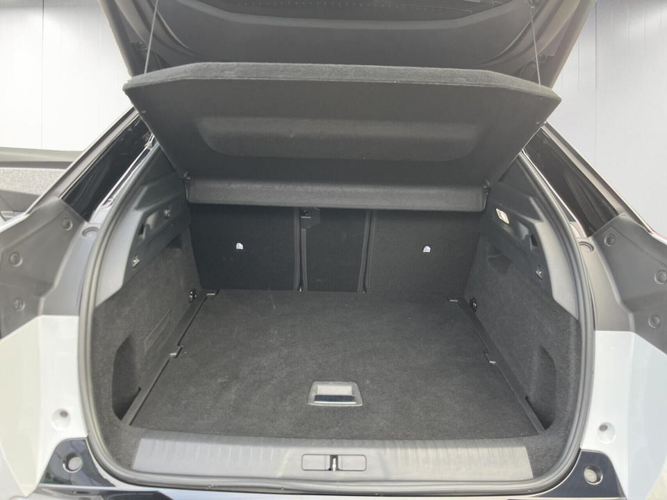 Peugeot e-3008 77 GT Pack 5d