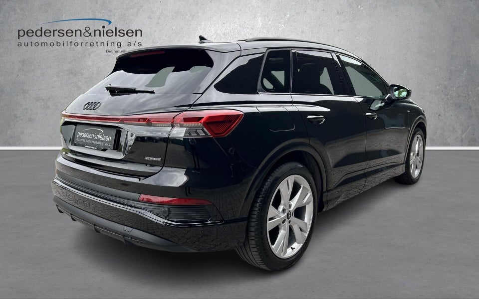 Audi Q4 e-tron 45 S-line quattro 5d