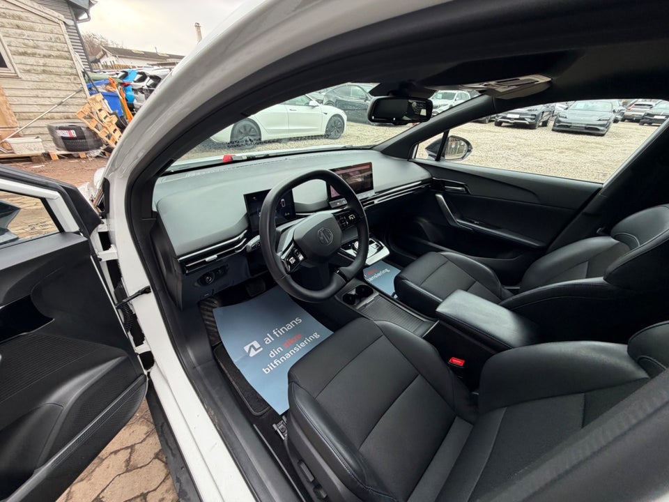 MG MG4 64 Luxury 5d