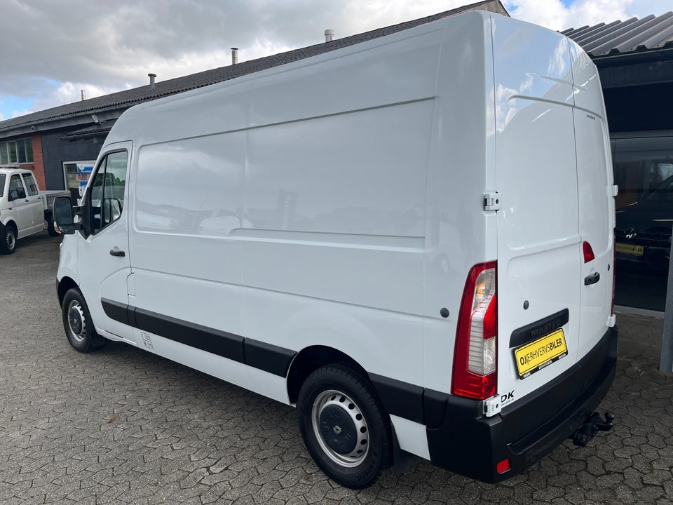 Renault Master III T33 2,3 dCi 125 L2H2 Kassevogn