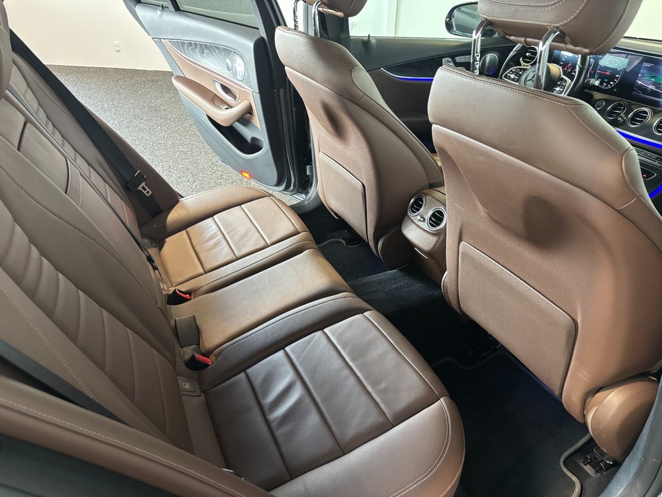 Mercedes E300 de 2,0 Avantgarde stc. aut. 5d