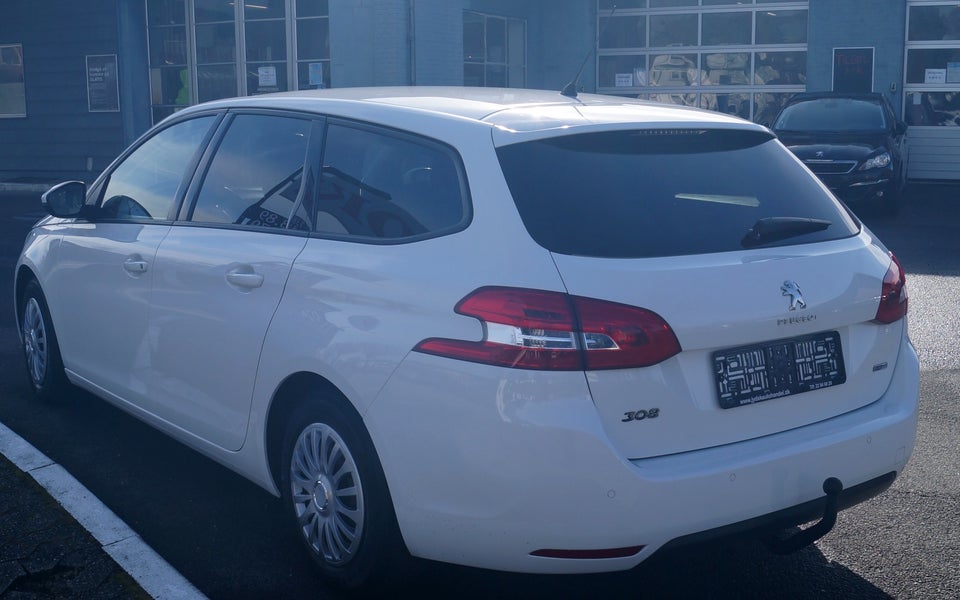 Peugeot 308 1,2 e-THP 110 Active SW 5d