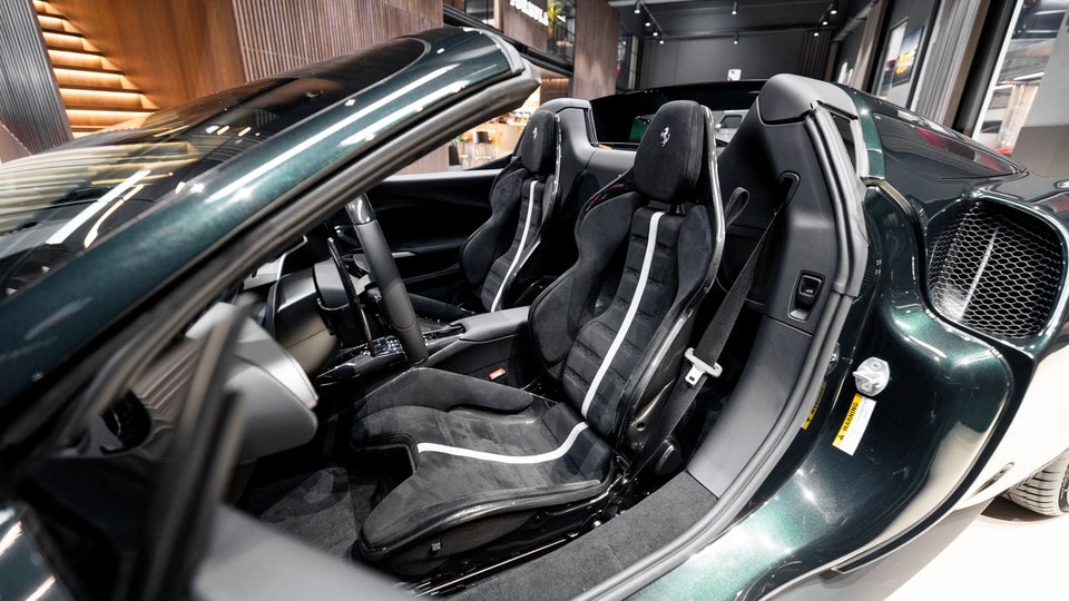 Ferrari 296 GTS 2,9 DCT 2d