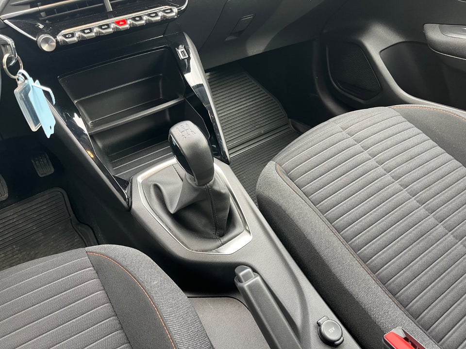 Peugeot 208 1,2 PureTech 75 Black Limited 5d