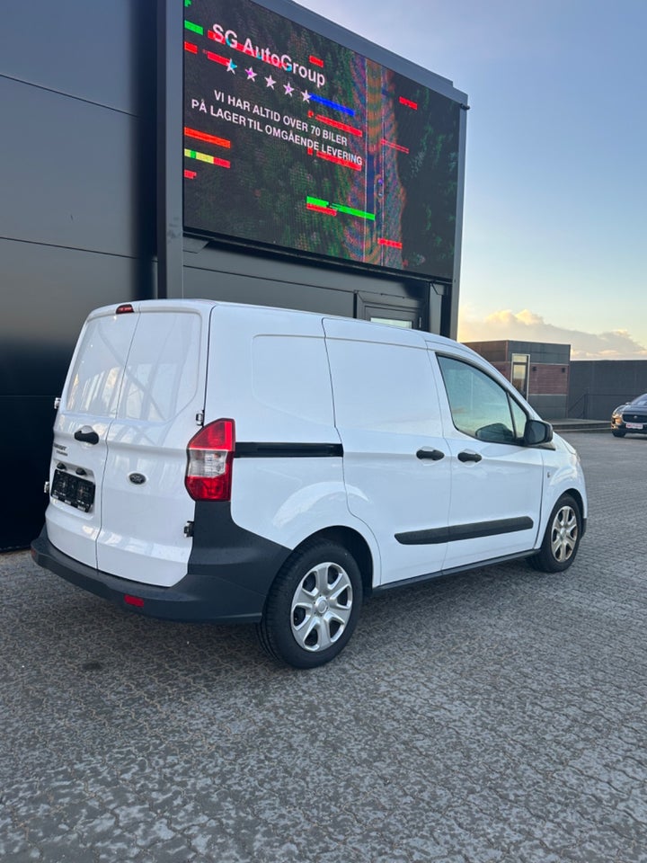 Ford Transit Courier 1,5 TDCi 75 Ambiente Van 4d