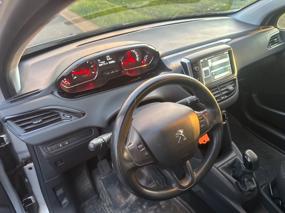 Peugeot 208 1,6 e-HDi 92 Allure 5d