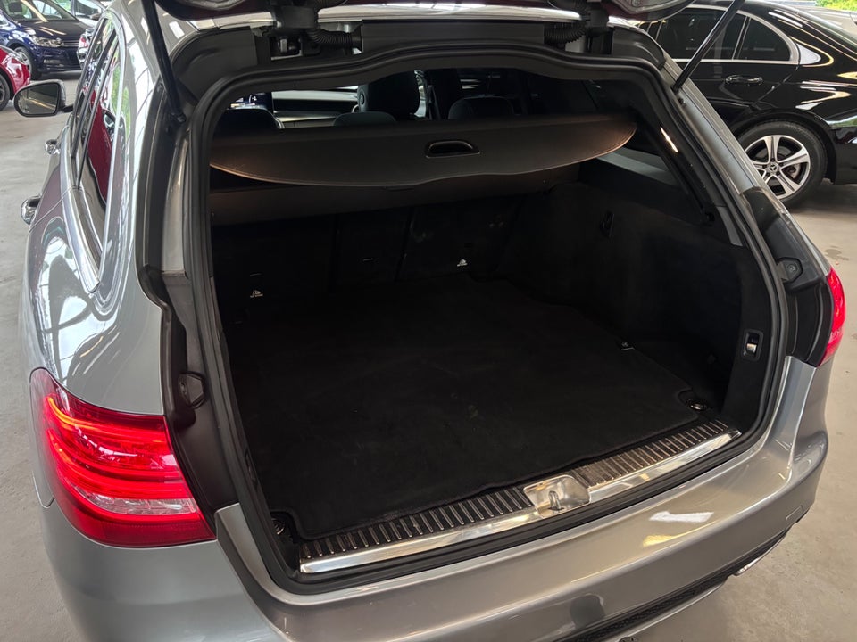 Mercedes C400 3,0 AMG Line stc. aut. 4Matic 5d