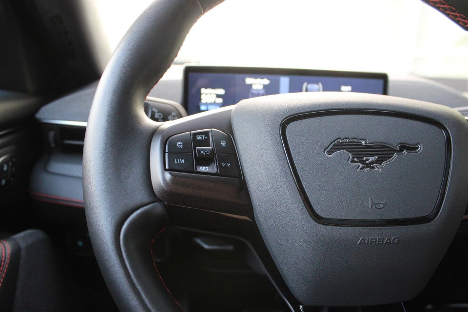Ford Mustang Mach-E 88 Extended Range AWD 5d