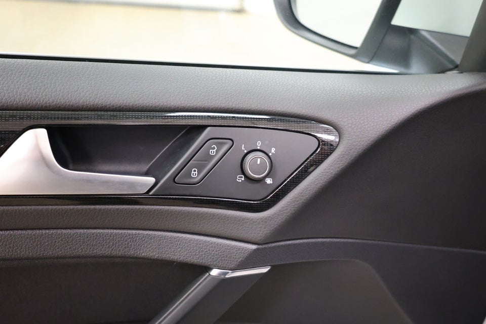 VW Golf VII 1,4 TSi 150 Highline Variant DSG 5d