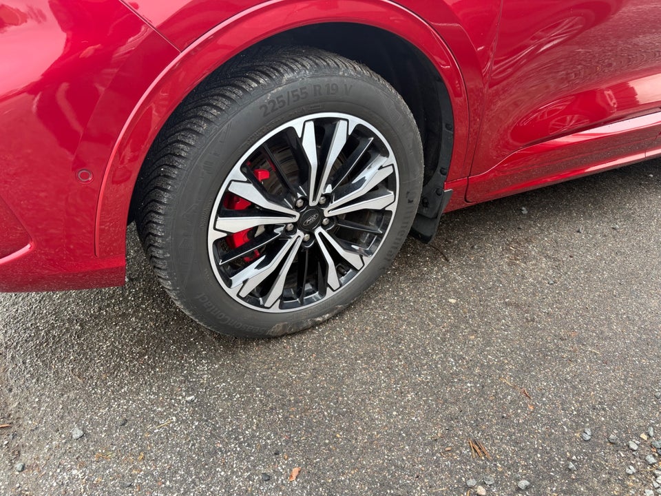 Ford Kuga 2,5 HEV ST-Line X CVT 5d