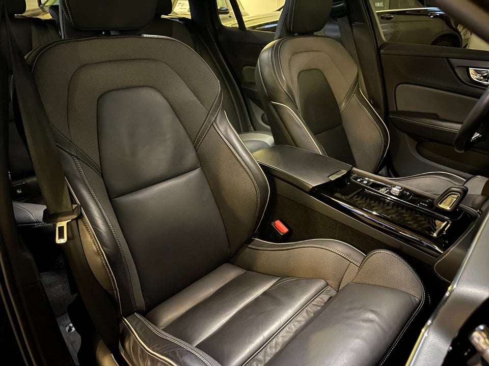 Volvo V60 2,0 T6 ReCharge R-Design aut. AWD 5d