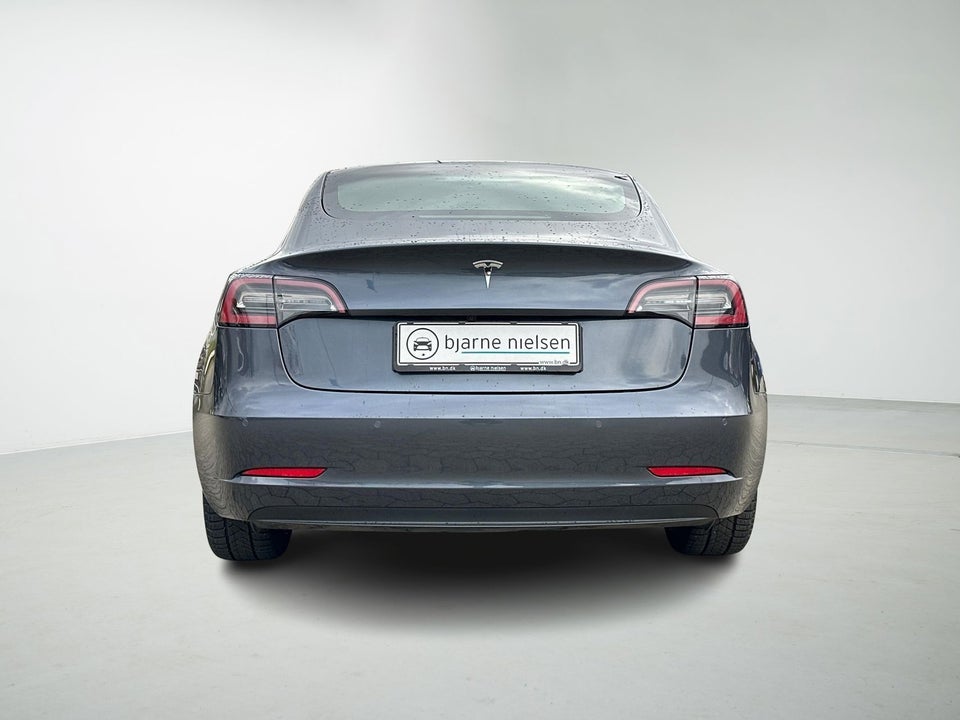 Tesla Model 3 Standard Range+ RWD 4d