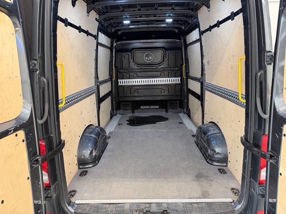 VW Crafter 35 2,0 TDi 177 Kassevogn L3H3 aut.