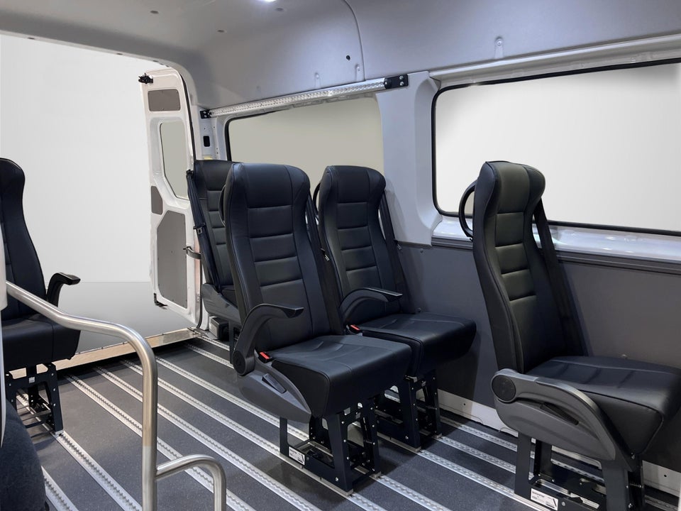 VW Crafter 35 2,0 TDi 140 L3H2 aut.