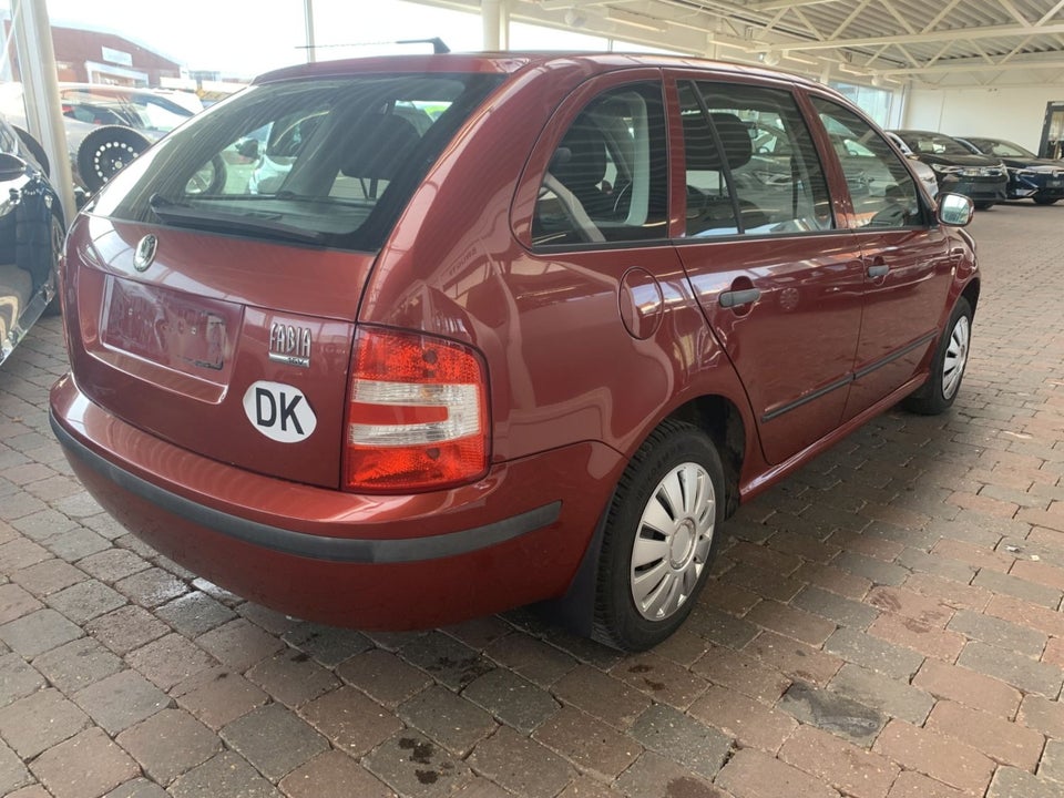 Skoda Fabia 1,4 16V 75 Ambiente Combi 5d
