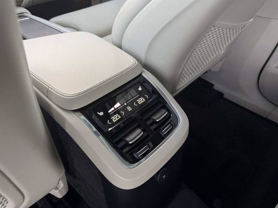 Volvo XC90 2,0 T8 ReCharge Ultimate Bright aut. AWD 7prs 5d