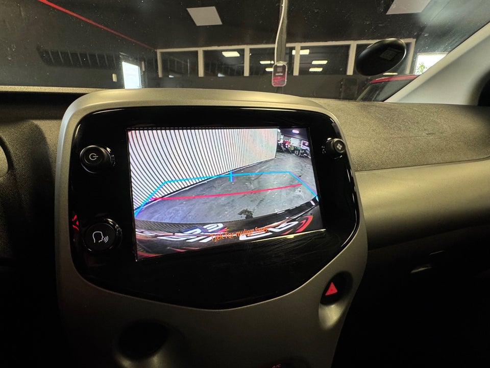 Toyota Aygo 1,0 VVT-i x-press 5d