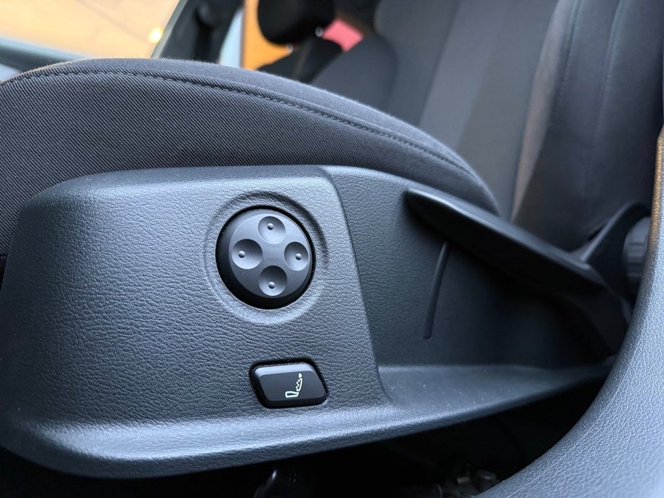 Audi A4 40 TFSi Advanced Prestige Tour plus S-tr. 4d