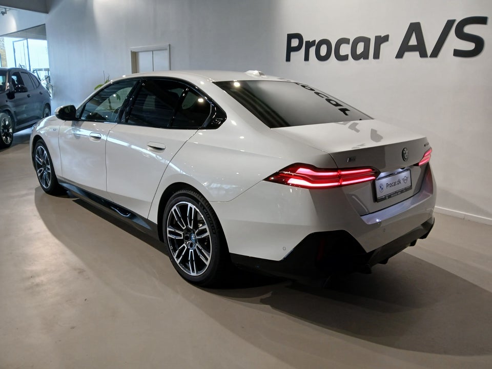 BMW i5 eDrive40 M-Sport 4d