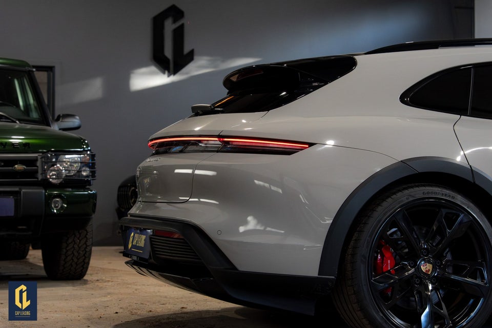 Porsche Taycan 4S Performance+ Cross Turismo 5d