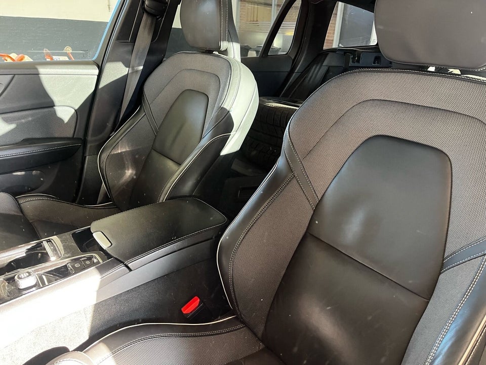 Volvo V60 2,0 T6 ReCharge R-Design aut. AWD 5d