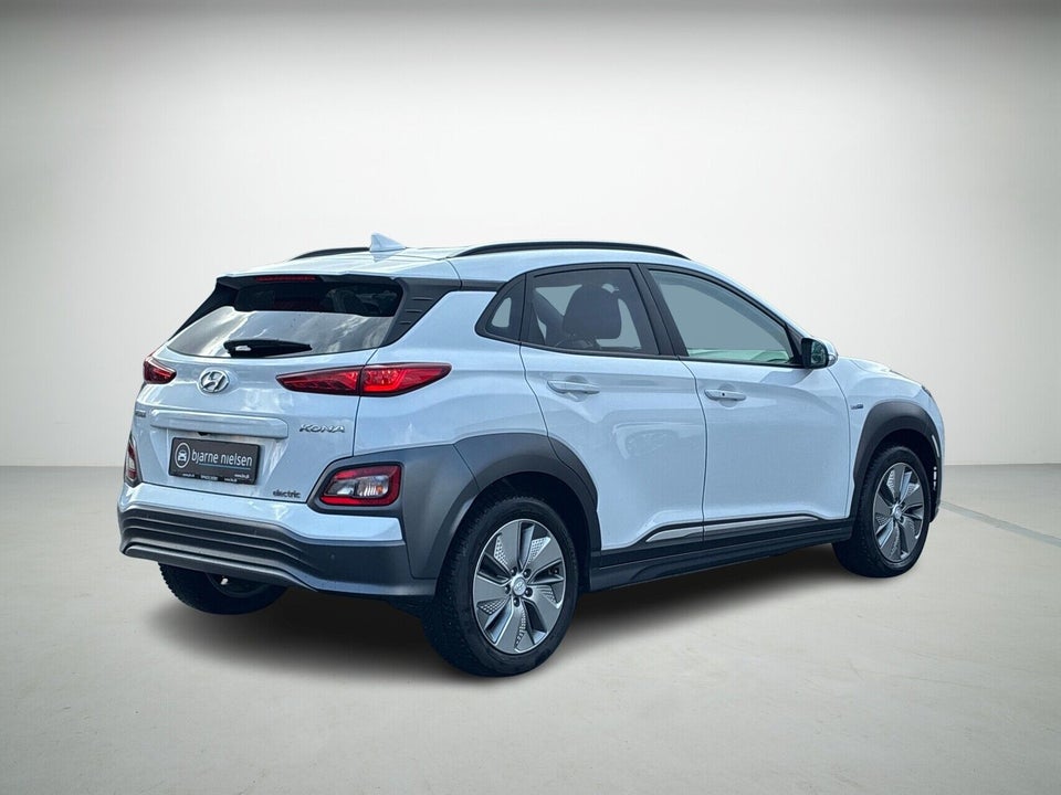 Hyundai Kona 64 EV Essential 5d