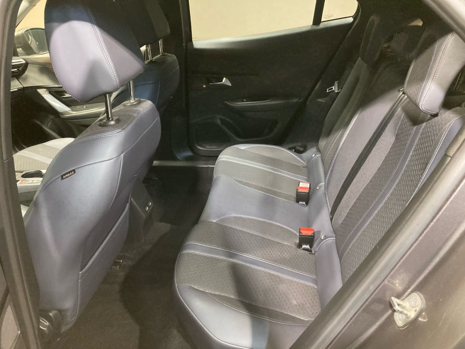 Peugeot 2008 1,2 PureTech 130 Allure Pack 5d