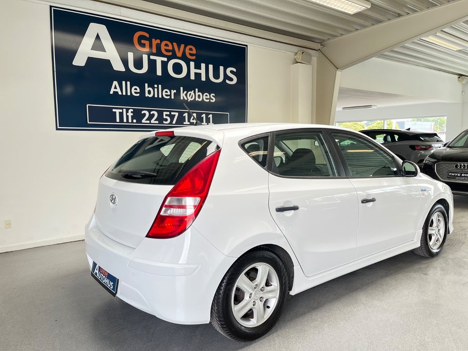 Hyundai i30 1,6 CRDi 90 Classic Sense Eco 5d