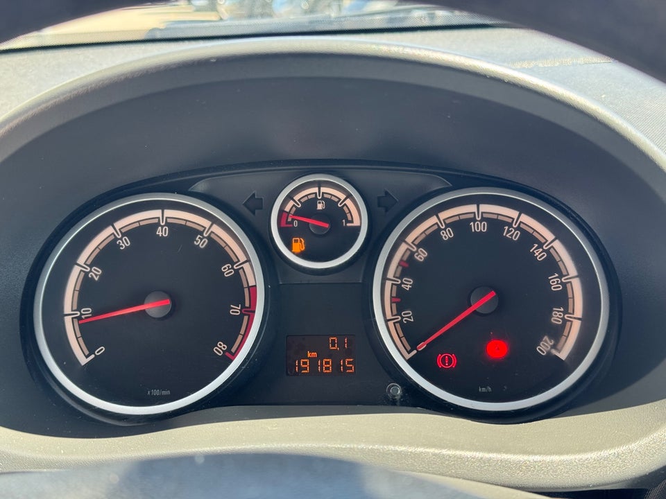 Opel Corsa 1,0 12V Enjoy 5d