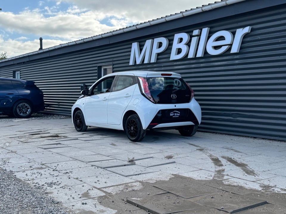 Toyota Aygo 1,0 VVT-i x-play x-touch 5d