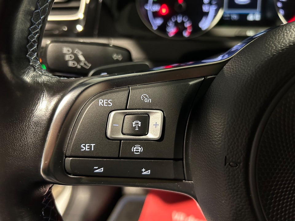 VW Golf VII 1,4 GTE DSG 5d