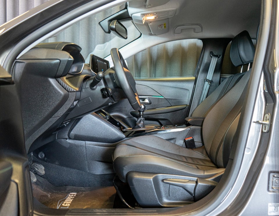 Peugeot 208 1,2 PureTech 100 Allure 5d