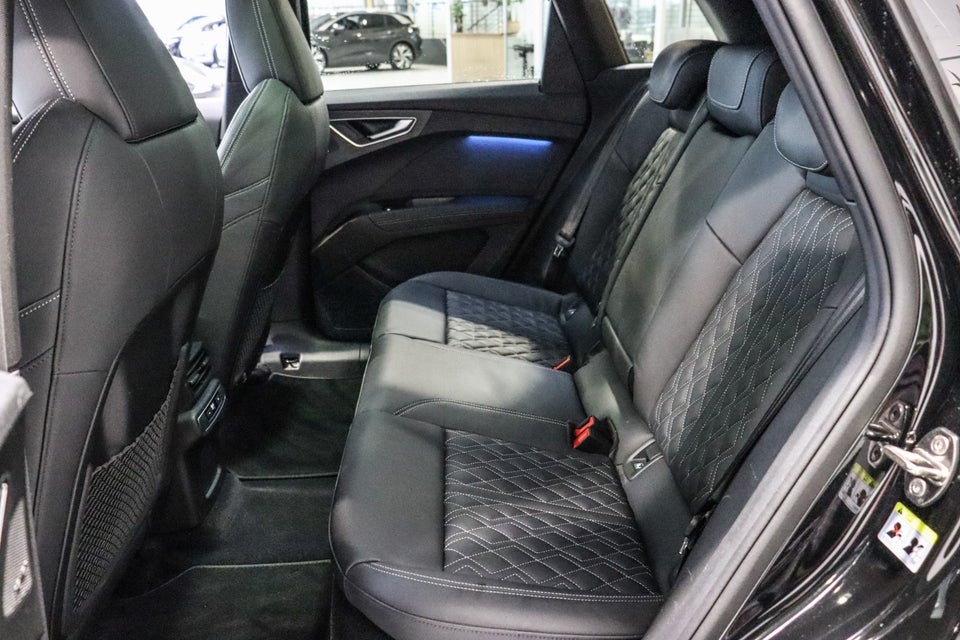 Audi Q4 e-tron 50 S-line quattro 5d