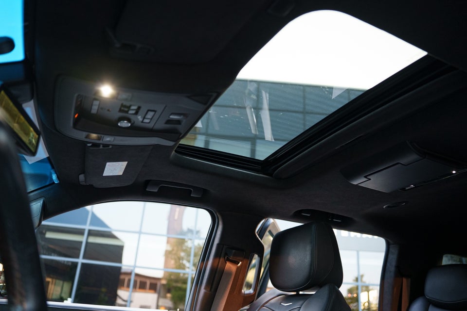 Cadillac Escalade 6,2 V8 ESV Platinum aut. 7prs 5d