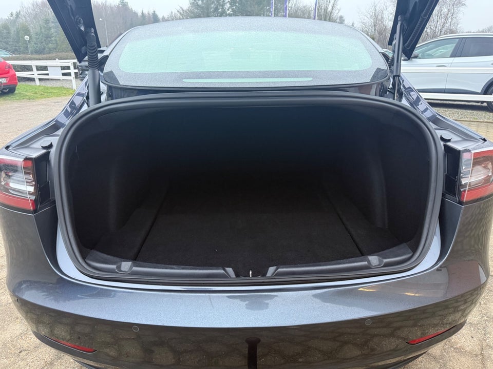 Tesla Model 3 Long Range AWD 4d