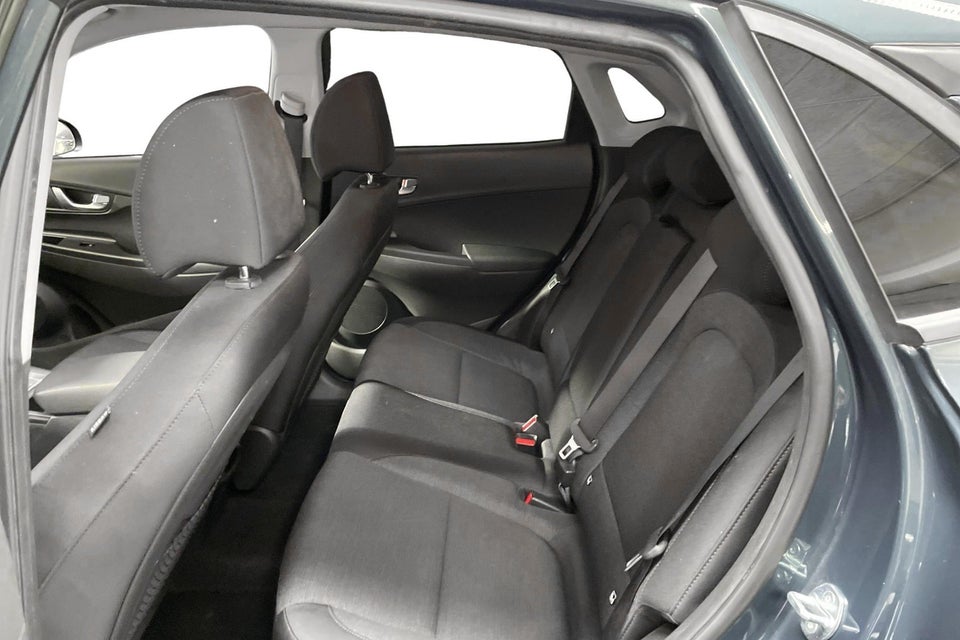 Hyundai Kona 64 EV Essential 5d