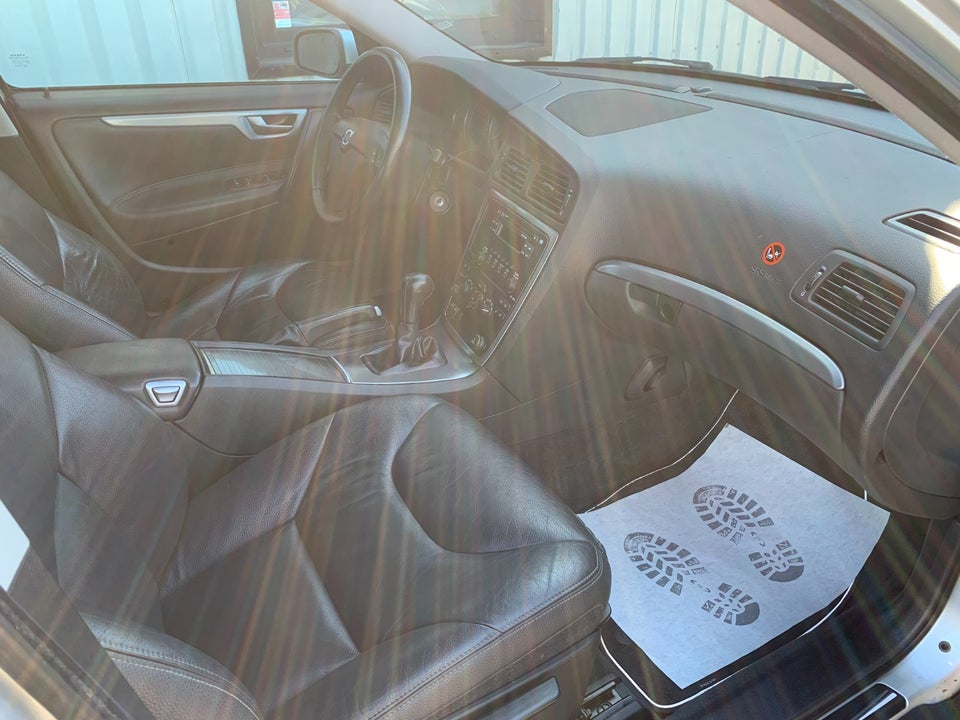 Volvo S60 2,4 140 Momentum 4d