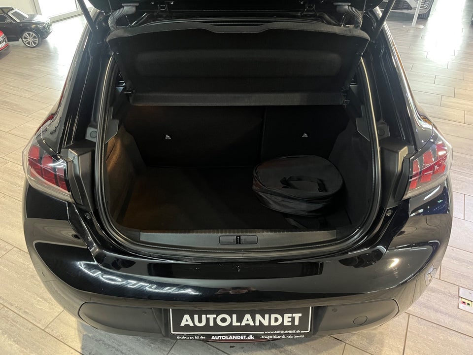 Peugeot e-208 50 Style 5d