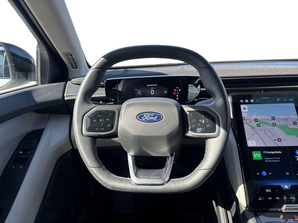 Ford Explorer 77 Premium Extended Range 5d