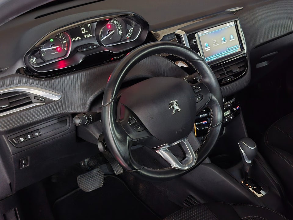 Peugeot 208 1,2 e-THP 110 Allure EAT6 5d
