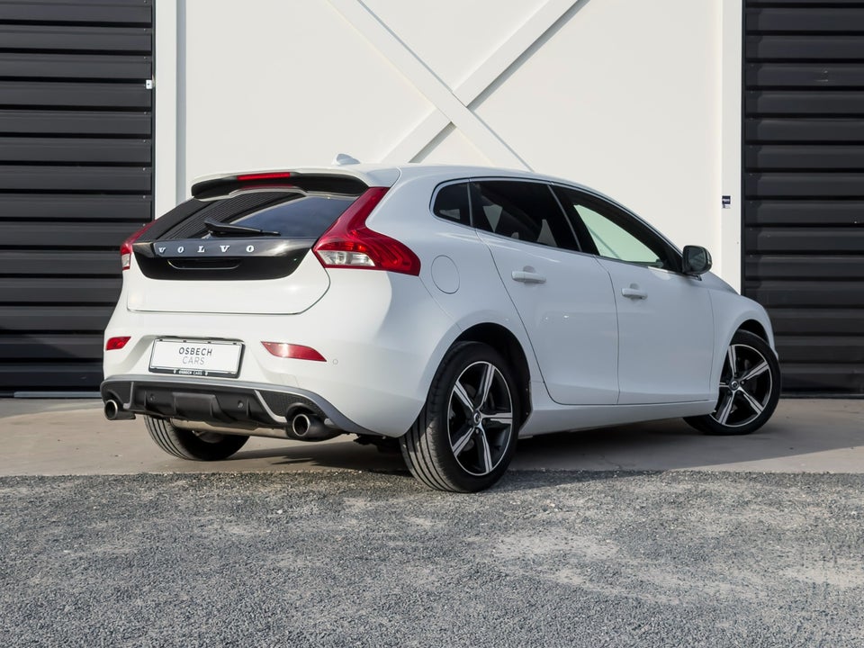 Volvo V40 2,0 T4 190 R-Design 5d