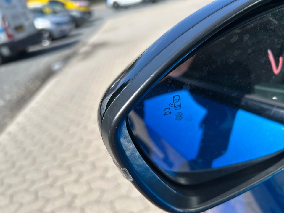 Peugeot e-208 50 GT 5d