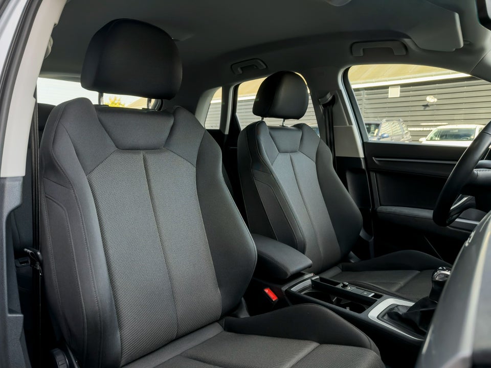 Audi Q3 45 TFSi e Attitude plus S-tr. 5d